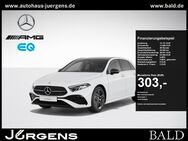 Mercedes A 180, AMG Advanced Amb Night 18, Jahr 2023 - Dillenburg