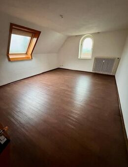 Zweibrücken-Ixheim: 3 ZKB im DG eines Mehrfamilienhauses. - Zweibrücken