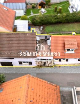 Mehr als nur Wohnen: Einfamilienhaus mit Scheune und Dachterrasse - Östringen