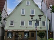 Zweifamilienhaus mit Maisonettewohnung und Gewerbeeinheit im Ebersbacher Stadtzentrum - Ebersbach (Fils)