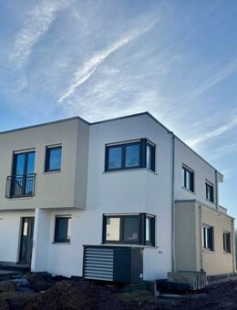 3,5 Zi.-NEUBAU-Wohnung mit großem Balkon, Einbauküche und Garage - Ellwangen (Jagst)