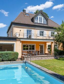 AIGNER - Rarität in Bestlage: Historische Villa mit Garten und Außenpool im Blumenviertel - München