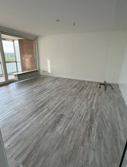 Sanierte 3 Zimmerwohnung mit Einbauküche & Balkon - Osnabrück