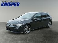 VW Golf, 1.5 R-Line eTSI, Jahr 2024 - Zetel