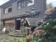 "Traumhafte Doppelhaushälfte mit zwei Gärten, Einliegerwohnung und sonnigem Ambiente! - Bochum