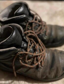 Schuhe gerne viel oft getragen Sammler Liebhaber - Löwenberger Land