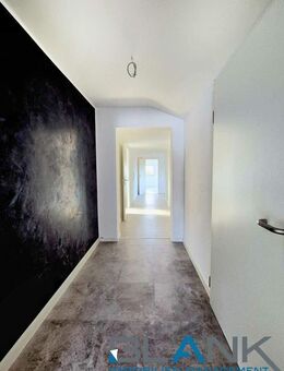 3-Zimmer-Dachgeschosswohnung mit EBK und zusätzlicher Nutzfläche in ruhige Lage! - Pforzheim