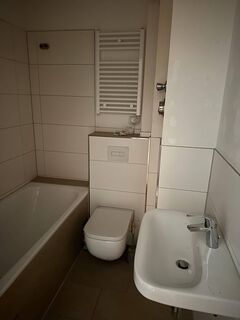 3 Raumwohnung mit hofseitigen Balkon