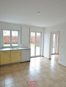 Traumhafte 2,5-Zi. Wohnung mit gr. Südterrasse, Garten u. Hobbyraum ++Decker Immobilien++ - Obertaufkirchen