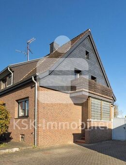 Ein- bis Zweifamiliendoppelhaushälfte mit viel Platz und herrlichen Außengelände sucht neue Familie! - Erftstadt