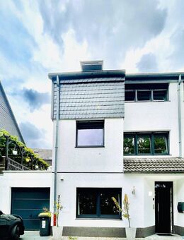 Entzückendes Rheineckhaus mit Terrasse und ausgebautem Dachboden! - Wuppertal
