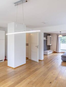 Helle Wohlfühlwohnung mit hochwertiger Ausstattung - Augsburg