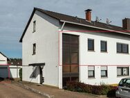 Charmantes Wohnen in kleiner Gemeinschaft: Obergeschosswohnung mit Balkon und Garage - Riegelsberg