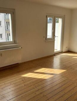 Schöne 3,5-Zimmer-Wohnung mit großem Balkon! - Naumburg (Saale)