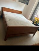 Bett aus Holz in 50827