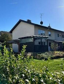 Doppelhaushälfte mit angenehm großen Grundstück in ruhiger Lage - Schopfheim