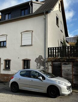 Einfamilienhaus mit Garten und Garage - Neunkirchen (Saarland)