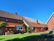 Herrliche Lage! Resthof in Kanallage mit 1,5Ha Weide und Gästehaus - Großefehn