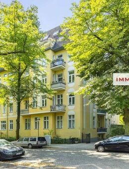 IMMOBERLIN.DE - Toplage am Park! Behagliche Altbauwohnung mit Westbalkon - Berlin