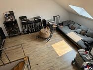 Moderne, gut geschnittene und modernisierte 2,5-Zimmer Wohnung mit zwei Balkonen! - Grevenbroich