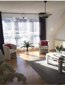 ***Tolle helle, grosse 2 Zimmer Wohnung mit Balkon/Dachgaube in Schieder-Schwalenberg*** - Schieder-Schwalenberg