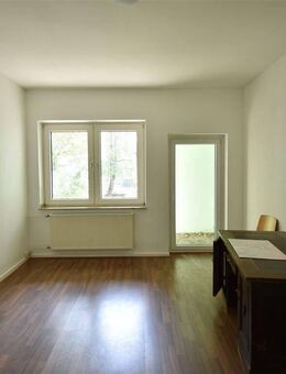Zentrale Lage! Bezugsfreie 3-Zimmer-Whg mit Balkon und EBK in Krefeld - Krefeld