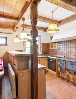 Alpenflair inklusive - Einseitig angebautes EFH mit 6 Zimmern, Sauna & Garten, sofort bezugsfrei - Fischbachau