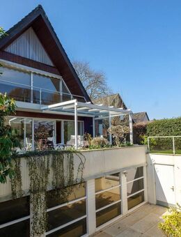 Luxus Pur! Traumhaftes EFH mit großzügigem Wohn-Essbereich samt Kamin sowie Innenpool und Sauna - Hamburg