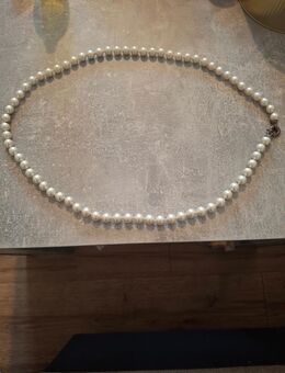 Perlenkette - Düsseldorf