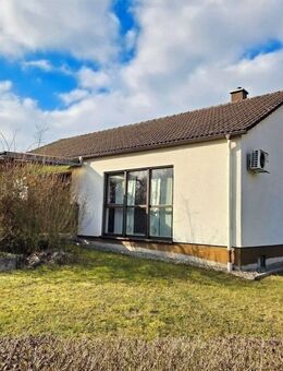 Ruhiges Wohnen (Wfl. 115 m²) mit gr. Grundstück (746 m²) in schöner Siedlungslage von Hofheim! - Hofheim (Unterfranken)