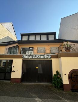 Imposantes Winzerhaus mit großzügigen Räumlichkeiten und Halle an der Mosel - Kinheim
