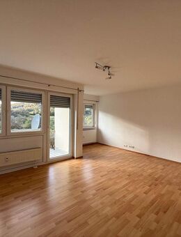 Marko Winter Immobilien - Obrigheim: Schöne Wohnung im 6-Familienhaus mit Balkon - Obrigheim