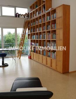 Zentral gelegenes Einfamilienhaus mit Doppelgarage in Hünfeld - Hünfeld (Konrad-Zuse-Stadt)