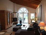Vielseitiges Wohnjuwel in Jüchen: Zweifamilienhaus mit Garten und Garage - Jüchen