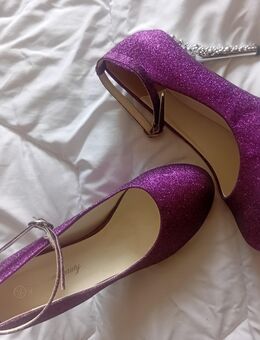 Highheels/Stiefel zu verkaufen - Ansbach