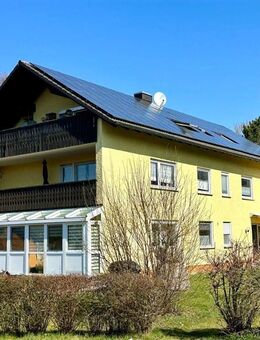 Renditestarkes Mehrfamilienhaus mit PV-Anlage + 3 Garagen - komplett vermietet! Optional mit weiterem Grundstück! - Hummeltal