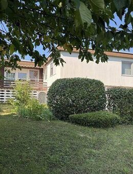 Einfamilienhaus in wunderschöner Lage und mit Gartengeschoss-Wohnung - March