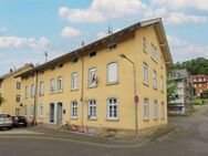 ETW in Stadtrandlage: 4-Zi.-Wohnung mit viel Potential und Pkw-Stellplatz - Bietigheim-Bissingen