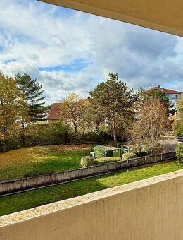 Schöne 3-Zimmer-Wohnung mit Loggia und TG-Stellplatz in Oberasbach - Oberasbach