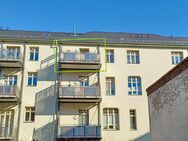 Großzügige 2-Zimmer-Dachgeschosswohnung mit Balkon und Stellplatz im Herzen von Saalfeld! - Saalfeld (Saale)