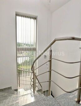 Freistehendes, großzügiges Einfamilienhaus mit Terrasse + Garten in gefragter Lage - Wiehl