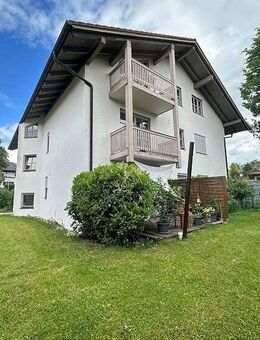 Vermietete 2-Zimmer DG-Wohnung in zentraler Lage mit zwei Balkonen und zwei Tiefgaragenstellplätzen - Bad Endorf