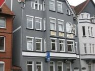 Top-Altbauwohnung mit Balkon, Dielen und Garten - Hildesheim