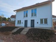Modernes Wohnerlebnis mit Stil und Komfort - Neubau-Doppelhaushälfte in ruhiger Lage - Steinau (Straße, Brüder-Grimm-Stadt)