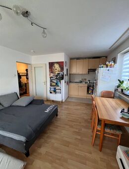 Aufgepasst: Studentenwohnung , in Uninähe: Gepflegte 2-Zimmer-Wohnung mit Balkon und Einbauküche. - Konstanz
