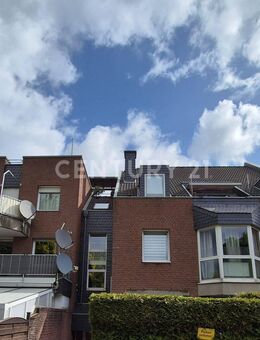 Kölner Stadtgrenze - Hervorragend geschnittene 4-Zimmer-Wohnung mit Balkon & Stellplatz - Pulheim