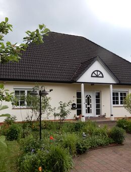 - VERKAUFT - Farge / Rekum - Wilhelm-Brandhorst-Str. 3A- freist. Walmdachbungalow in rückwärtiger Gartenlage - Bremen