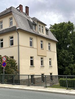 historisches Mehrfamilienhaus, zentrumsnah mit großem Grundstück - Markneukirchen