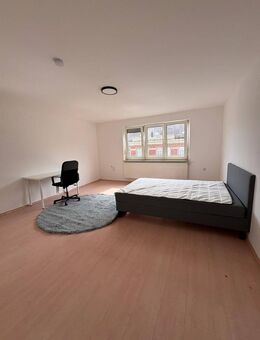 Großzügiges Zimmer in WG in Nürnberg Gostenhof - RENOVIERT und MÖBLIERT - Nürnberg