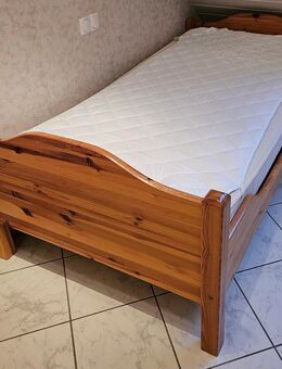 w18) gebrauchtes Bett Gestell mit Latten-Rost & Matratze & Schoner - Liegefläche 2 x 1m - Burgdorf Zentrum